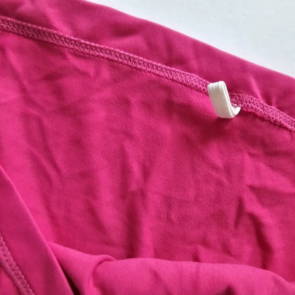 Roxy Short Sleeve Rashguard - Picture 3 of 5